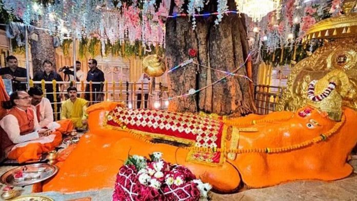 Madhya Pradesh Chief Minister Shivraj Singh Chouhan offers prayers during the 'Bhumi Pujan' of Hanuman Lok project in Chhindwara district Thursday | Photo: PTI
