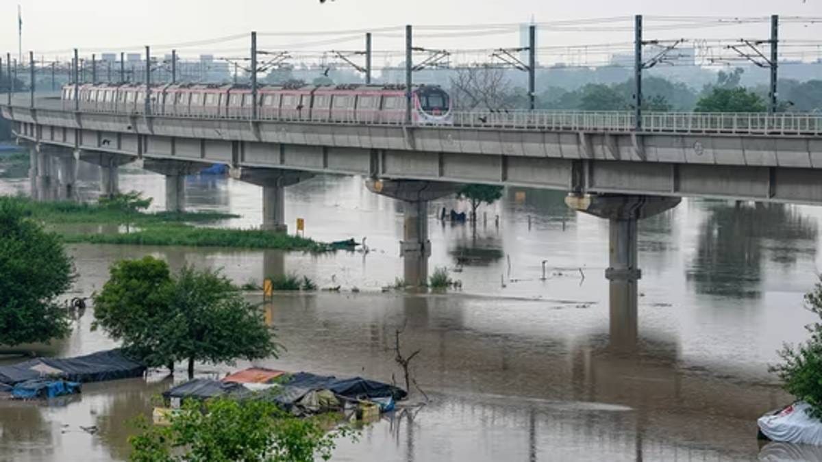 The July floods in Delhi affected areas such as Civil Lines, the slum clusters of Yamuna Pushta, the Red Fort, Rajghat, and busy commercial zones on Ring Road and ITO | Photo: PTI