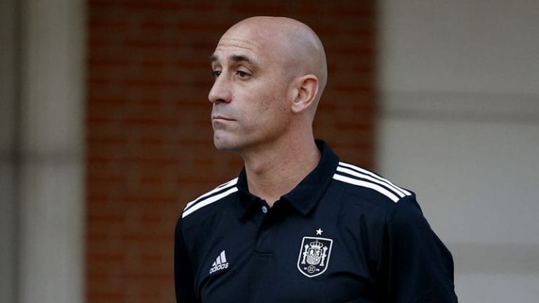 How is the scandal over Spanish football chief Luis Rubiales’ World Cup kiss playing out?