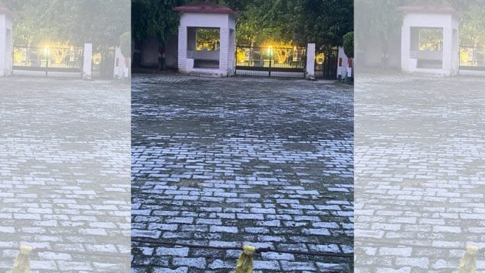 Gate leading to administrative block of DDUGU | Shikha Salaria | ThePrint