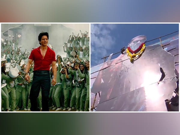 ‘Jawan’: SRK fans in Chennai offer milk to King Khan’s poster, dances on dhol beats 
