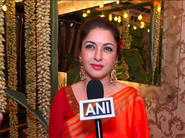 Ganesh Chaturthi 2023:  Bhagyashree prays for success of son Abhimanyu's film 'Aankh Micholi' 
