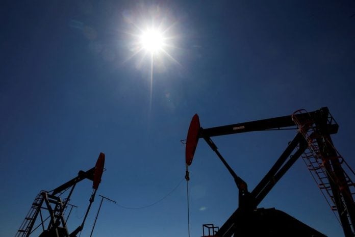 Oil set for third straight weekly gain on tight supply and China ...