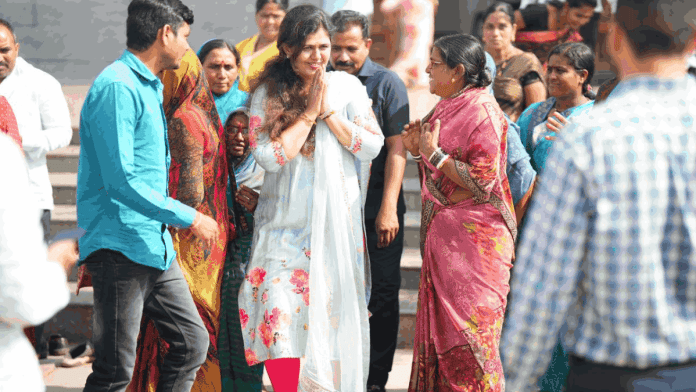 Pankaja Munde during her yatra Monday | Twitter: @Pankajamunde