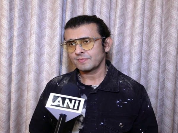 Sonu Nigam speaks about his latest track 'Bitter Betrayals'