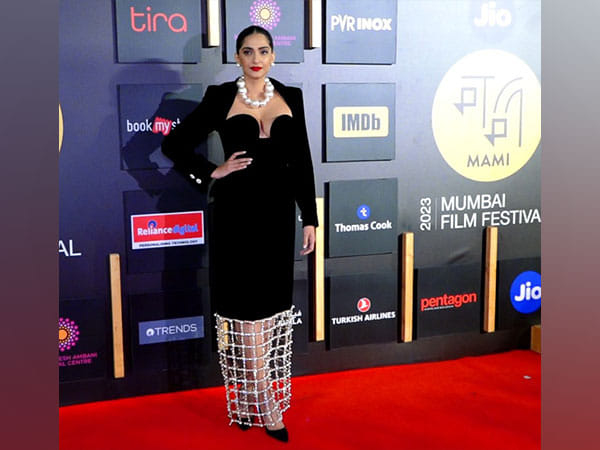 Sonam Kapoor shines in black velvet dress at Jio MAMI Mumbai Film Festival