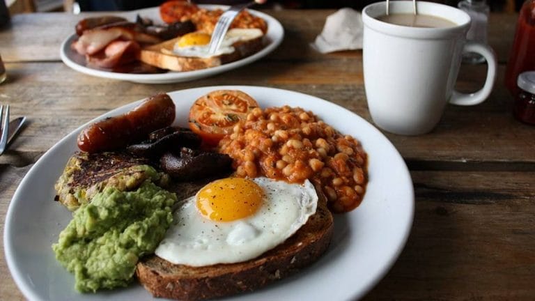Teenagers who eat protein-rich breakfast end up eating healthier during the day, says study