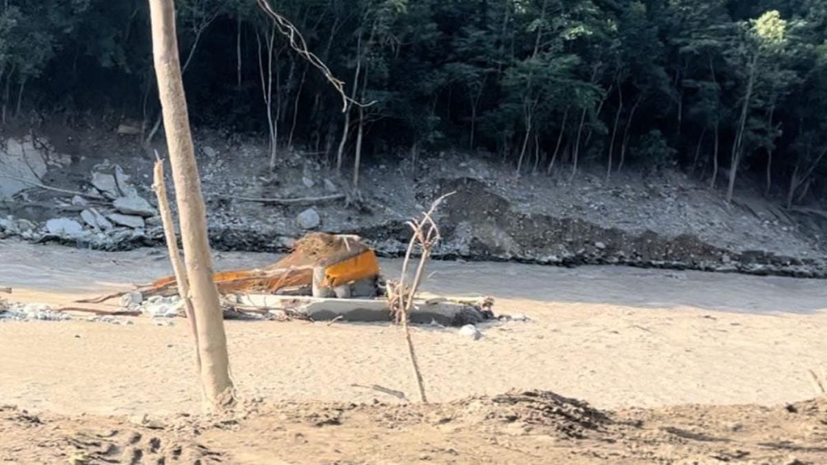 Debris of a broken bridge on Teesta River at Singtam | Photo: Moushumi Das Gupta, ThePrint