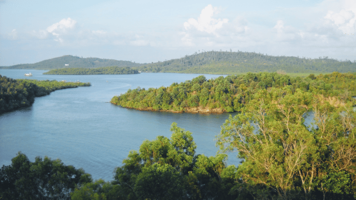 File photo of Rampeng Island in Indonesia | Image via Commons