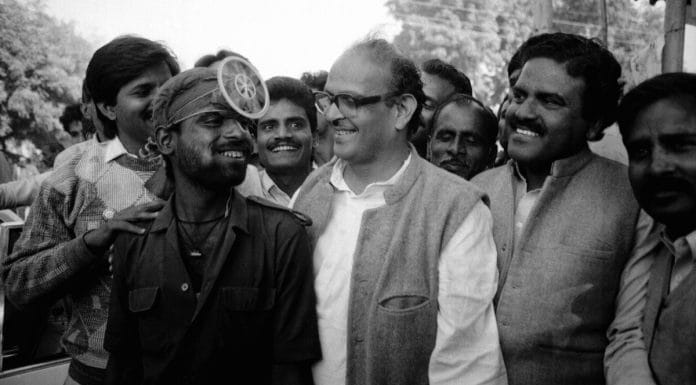 VP Singh and supporters at his residence before he was sworn-in as prime minister | Photo: Praveen Jain