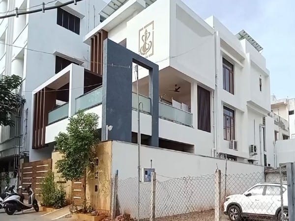 Rs 29 crore seized from Tamil Nadu minister Velu, his aides' premises: Income tax officials