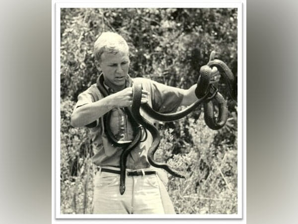 HarperCollins Publishers India proudly announces the forthcoming publication of SNAKES, DRUGS AND ROCK 'N' ROLL by ROMULUS WHITAKER with JANAKI LENIN'