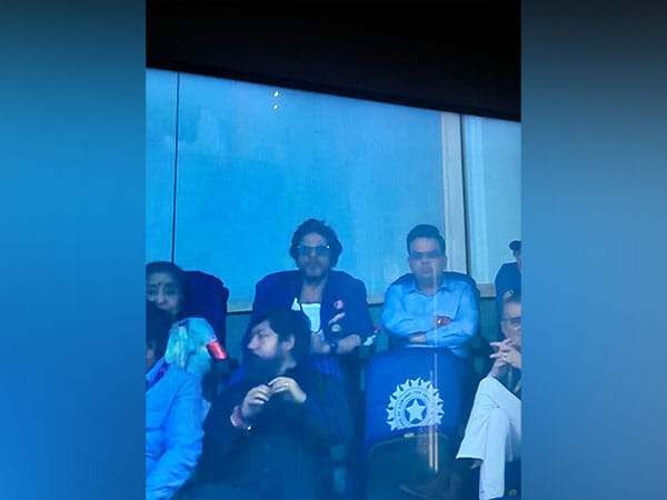 SRK watches India vs Australia World Cup 2023 final match in Ahmedabad with Jay Shah 