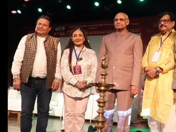 Maharashtra Governor Ramesh Bais attends awards ceremony of 6th Moonwhite International Film Festival