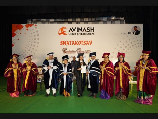Avinash College of Commerce Graduation Ceremony - 