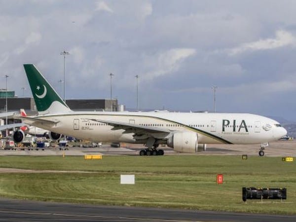 7,000 Pakistan International Airlines employees not paid salaries due to company's financial problems