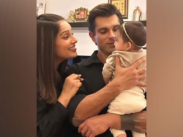  Bipasha Basu, Karan Singh Grover's daughter gets her first haircut, couple shares adorable video 