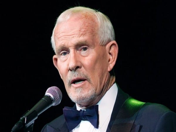 Tom Smothers, elder half of comedy duo Smothers Brothers, dies at 86