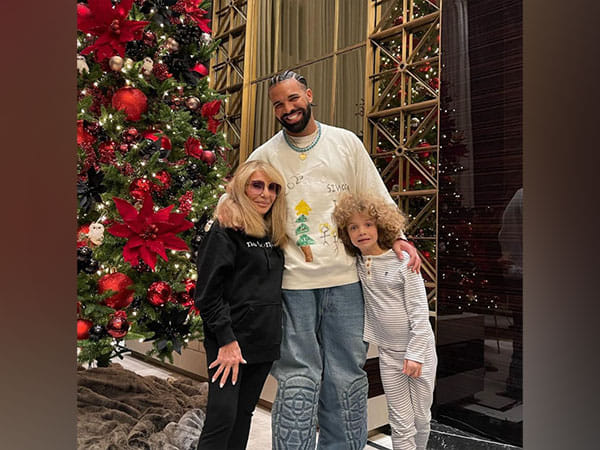 Drake shares adorable picture with his mom, son 