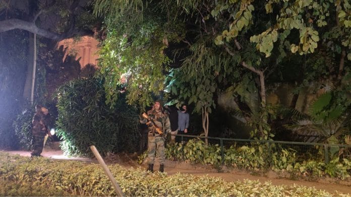 A team from Israel Embassy inspect the site of the alleged blast | Photo: Mayank Kumar/ThePrint