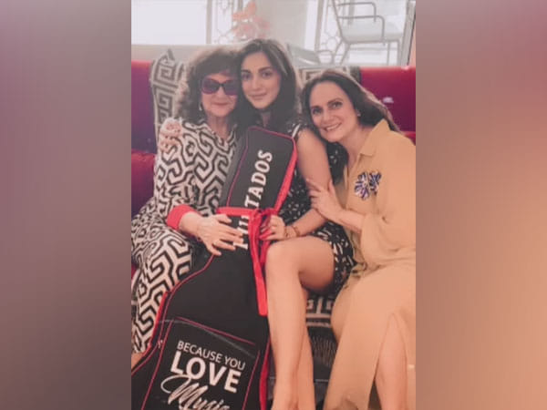 Kiara shares adorable picture with her mom and 