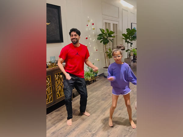 Ayushmann, daughter Varushka give cute twist to 'Sher Khul Gaye'song, Hrithik Roshan in awe