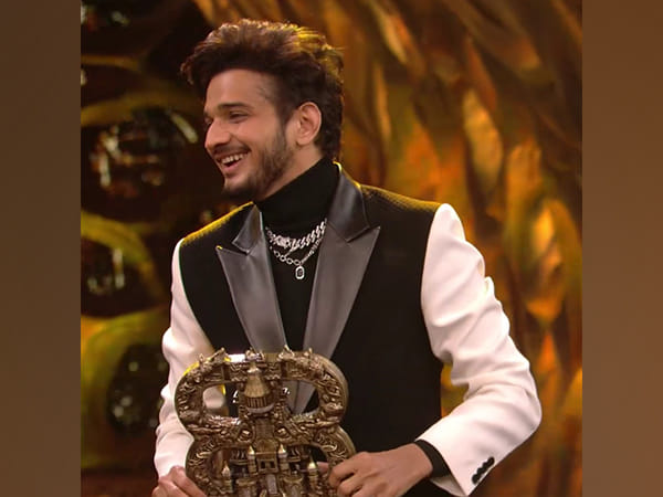 Munawar Faruqui wins Bigg Boss 17, beats Abhishek Kumar to win the finale race