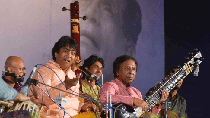 Hindustani classical vocalist Ustad Rashid Khan and Sitar Maestro Ustad Shahid Parvez perform at the 68th Sawai Gandharva Bhimsen Mahotsav in Pune in in December 2022 | ANI