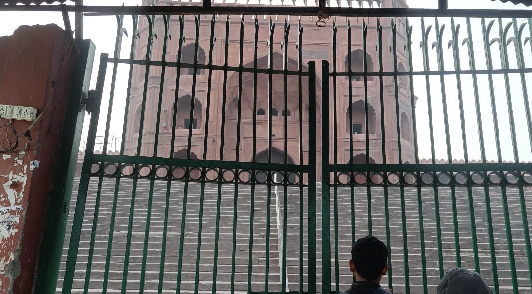 One of Jama Masjid's closed gates | Debdutta Chakraborty | ThePrint