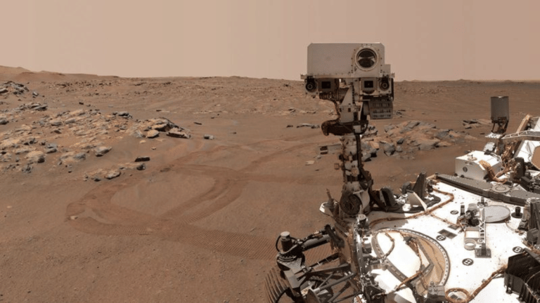 NASA rover confirms existence of lake sediments on Mars