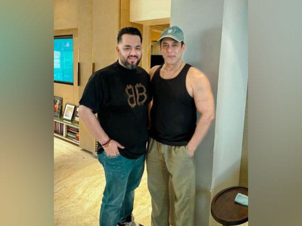 Salman Khan impresses fans with his physical transformation in new viral pictures