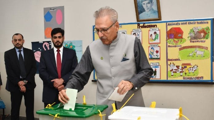 Pakistan President Arif Alvi casting his vote on 8 Feb 2024 | X@ArifAlvi