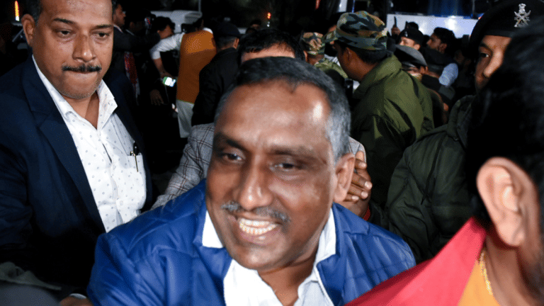 As Jharkhand Governor delays govt formation, JMM & allies to shift MLAs to Hyderabad over poaching fears