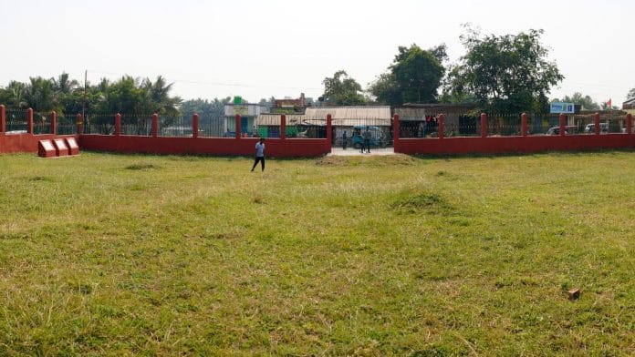 Pandu Rajar Dhibhi, exacavated between 1962-1965 | Photo credit: Amitabha Gupta | Wikimedia Commons