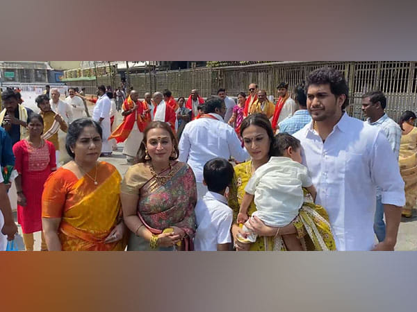 Rajinikanth's daughters Aishwarya, Soundarya visit Tirumala temple