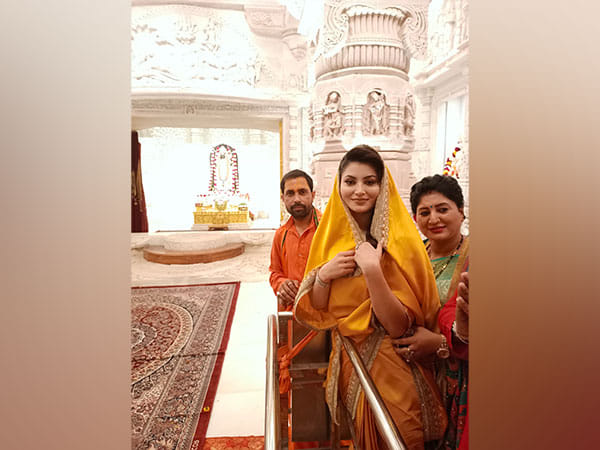Urvashi Rautela seeks blessings at Ram Mandir in Ayodhya ahead of her film release