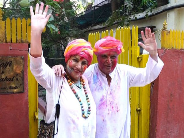 Javed Akhtar, Shabana Azmi host a Holi party at their home