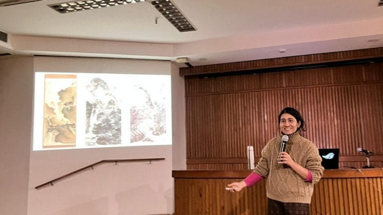 DDA colony to Deli Café, Delhi artist is painting desi sights Korean-style