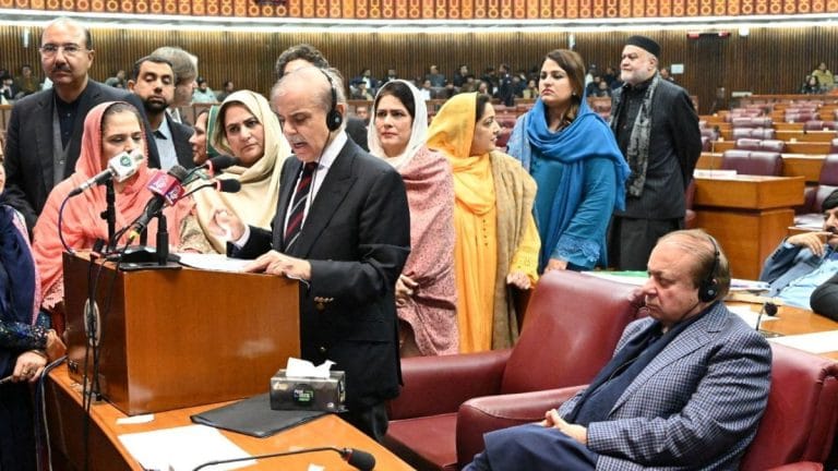 Shehbaz Sharif takes oath, becomes Pakistan PM for second time