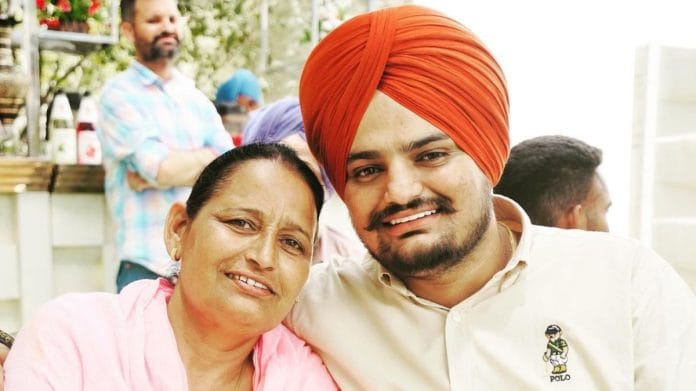 Late singer Sidhu Moosewala with mother | Instagram /@sidhu_moosewala