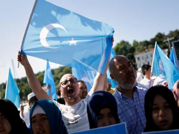 Social activists in London raise issues of labeling Pashtun minorities as terrorists by Pakistan Army