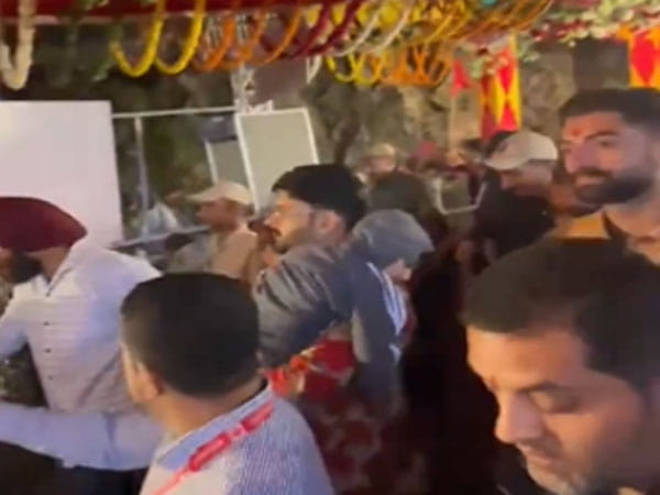 Kapil Sharma pays visit to Vaishno Devi Temple in Katra