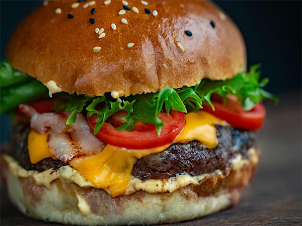 Karachi man kills friend for taking bite of his girlfriend's burger