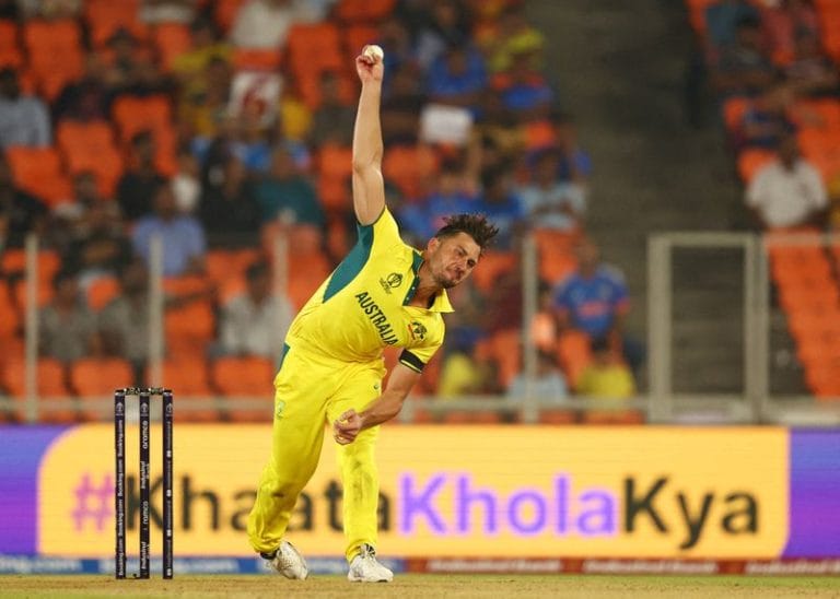 Cricket-Stoinis still keen to represent Australia despite loss of central contract