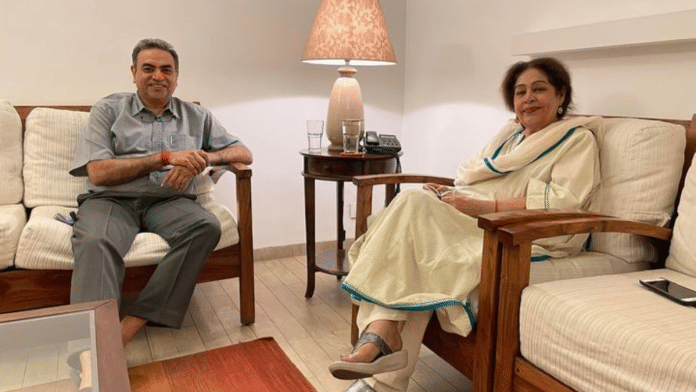 Kirron Kher congratulates Sanjay Tandon, BJP candidate for Chandigarh constituency | Credit: Facebook/Kirron Kher