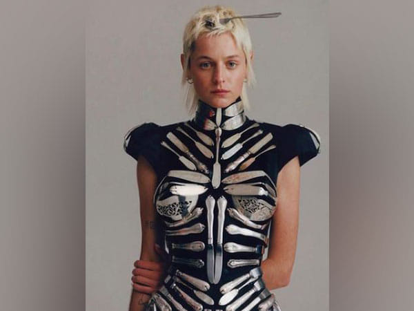 'The Crown' star Emma Corrin reflects on her nonbinary identity, discusses gendered awards categories 