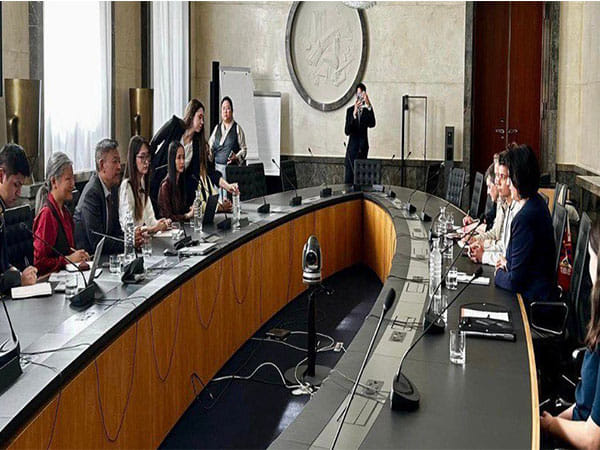 Austrian MPs host Tibetan government in exile, pledge support