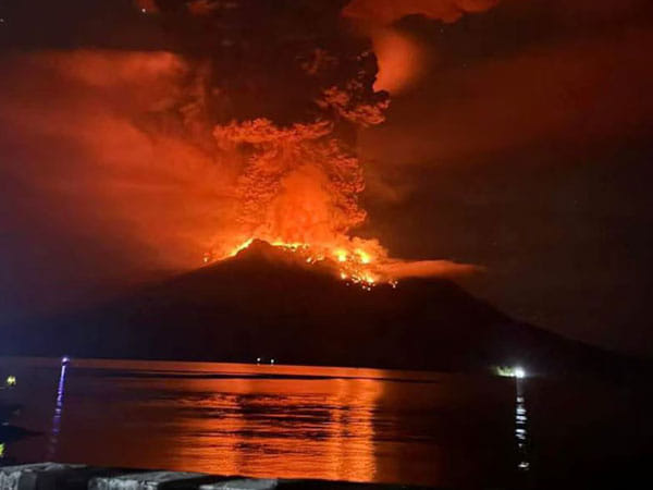 28 killed in flash floods, cold lava flow in Indonesia