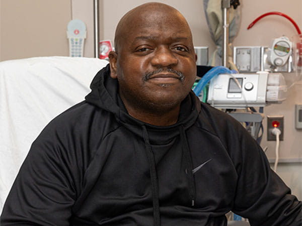 US: First person to receive pig kidney dies months after transplant