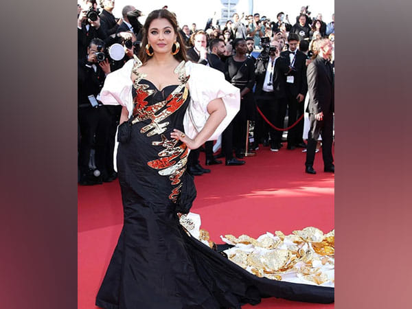 Aishwarya Rai Bachchan's 2024 Cannes red carpet look is too mesmerising to be missed!